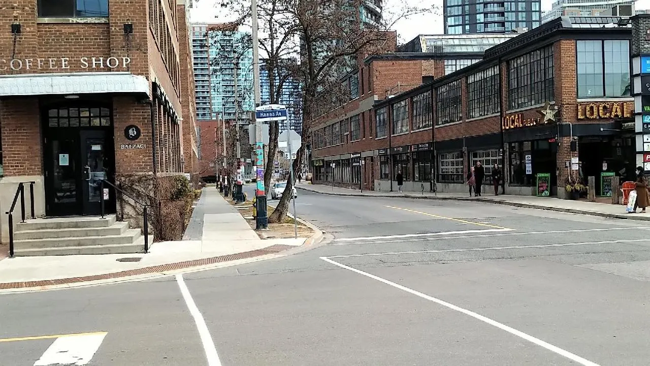 Apartment One Bedroom Condo In Liberty Village Toronto
